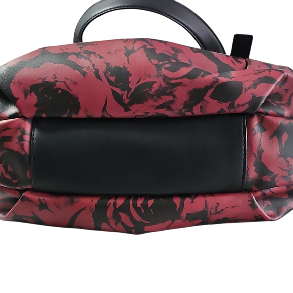 Simply Vera Vera Wang Black and Red Rose Shoulder Bag - Picture 7 of 10
